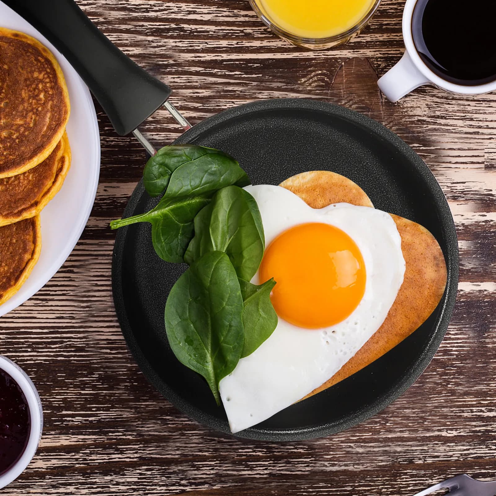 Mini non-stick pan with ergonomic design, flat base and uniform heat distribution for domestic kitchen, camping, barbecue, eggs