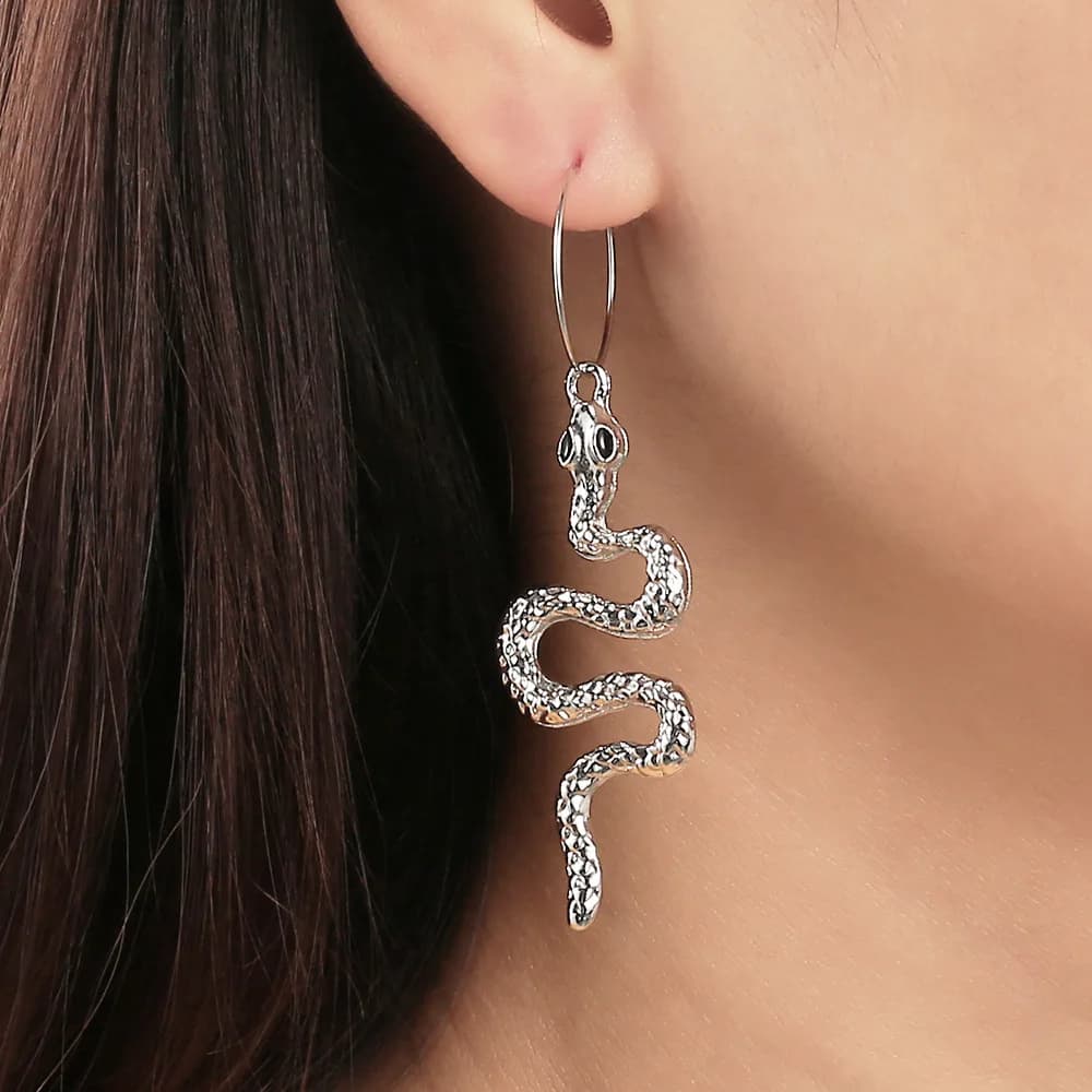 Direct sales ins personality temperament geometric earrings, simple linear snake earrings, small snake earrings