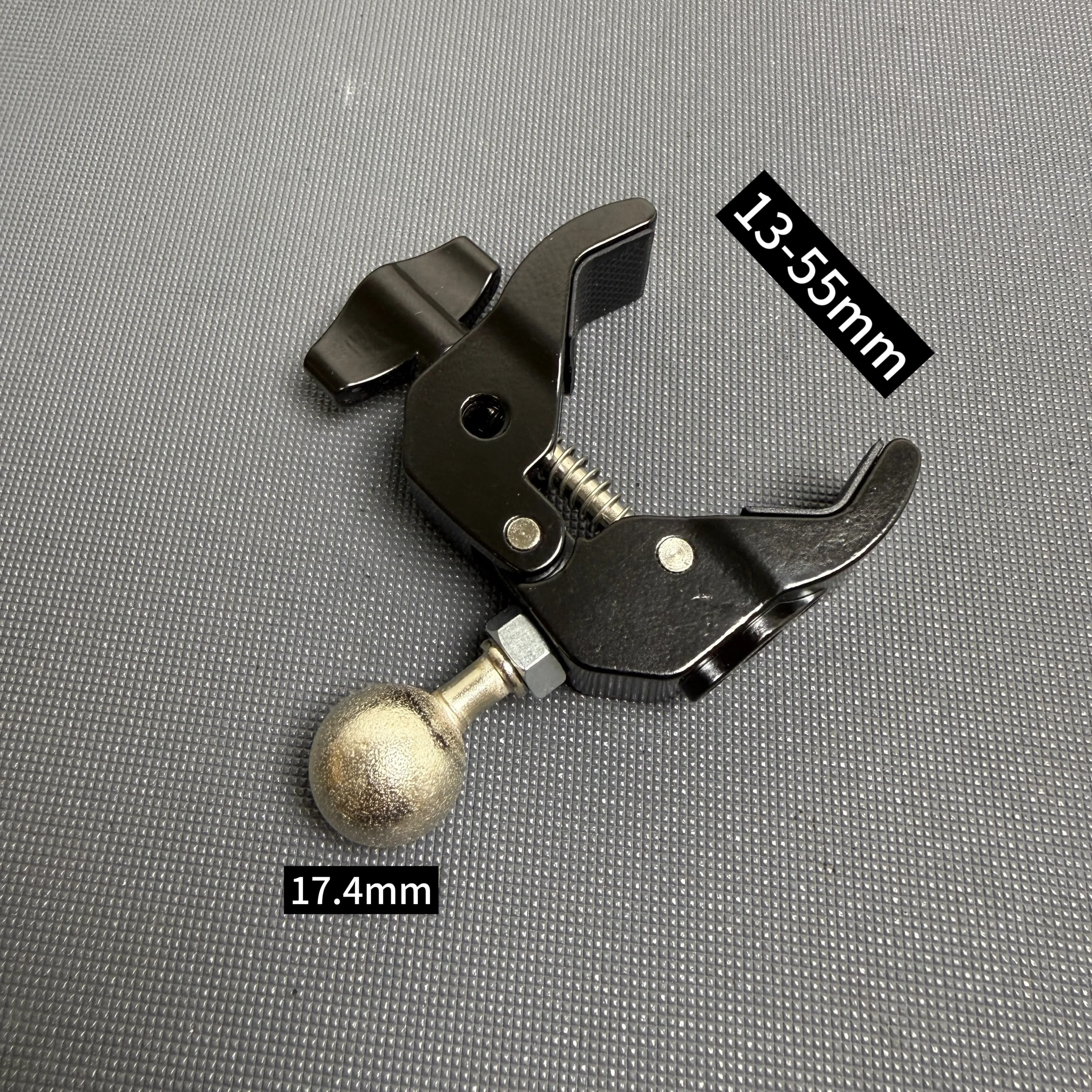 Clamp 1/4 inch Screw universal Pea Rotating Live Camera 17mm Ball Head Outdoor Cycling Sports Camera Bracket