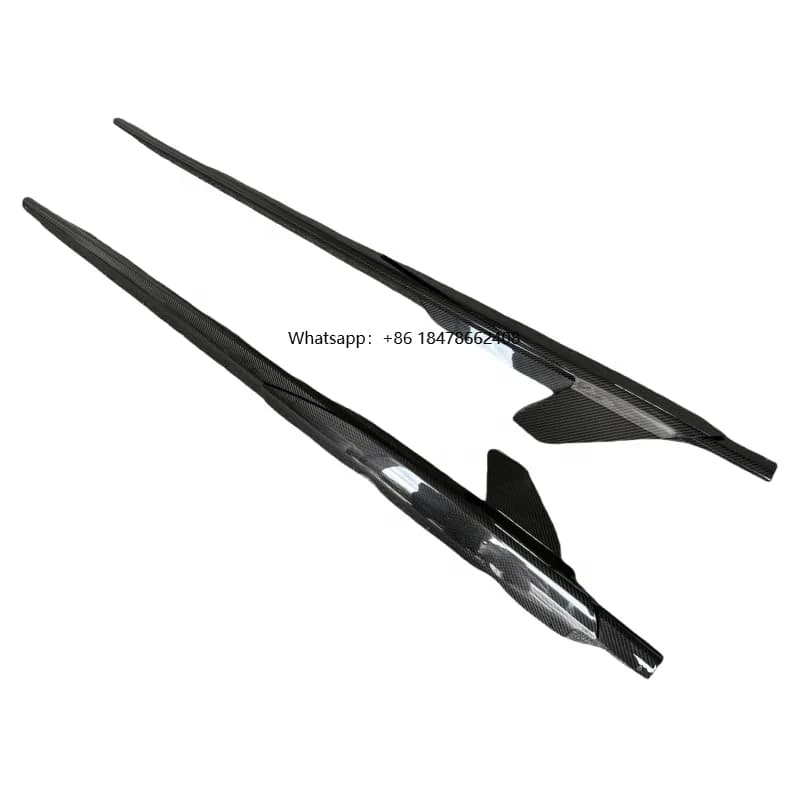 Kit Carrozzeria in Fibra di Carbonio Stile Cap, Minigonne Laterali e Splitter per R8 2021-2023