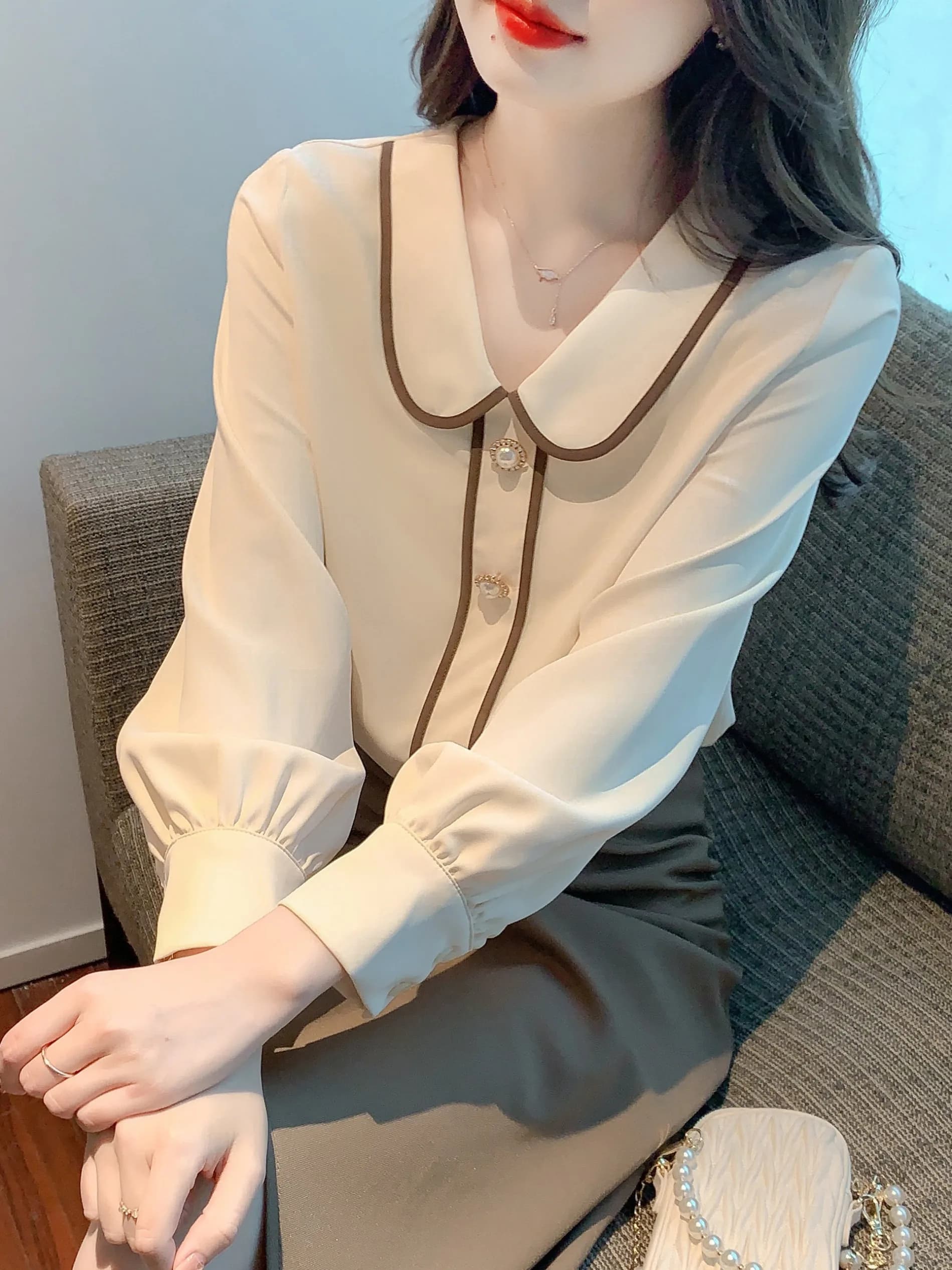 Camicetta da donna in chiffon a maniche lunghe, nuova collezione Primavera 2026, con colletto a bambola, taglio dritto, effetto raffinato