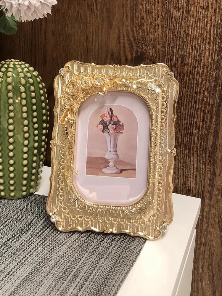 Simple and Luxurious Metal Photo Frame for Living Room, French Style Decoration, Golden Frame