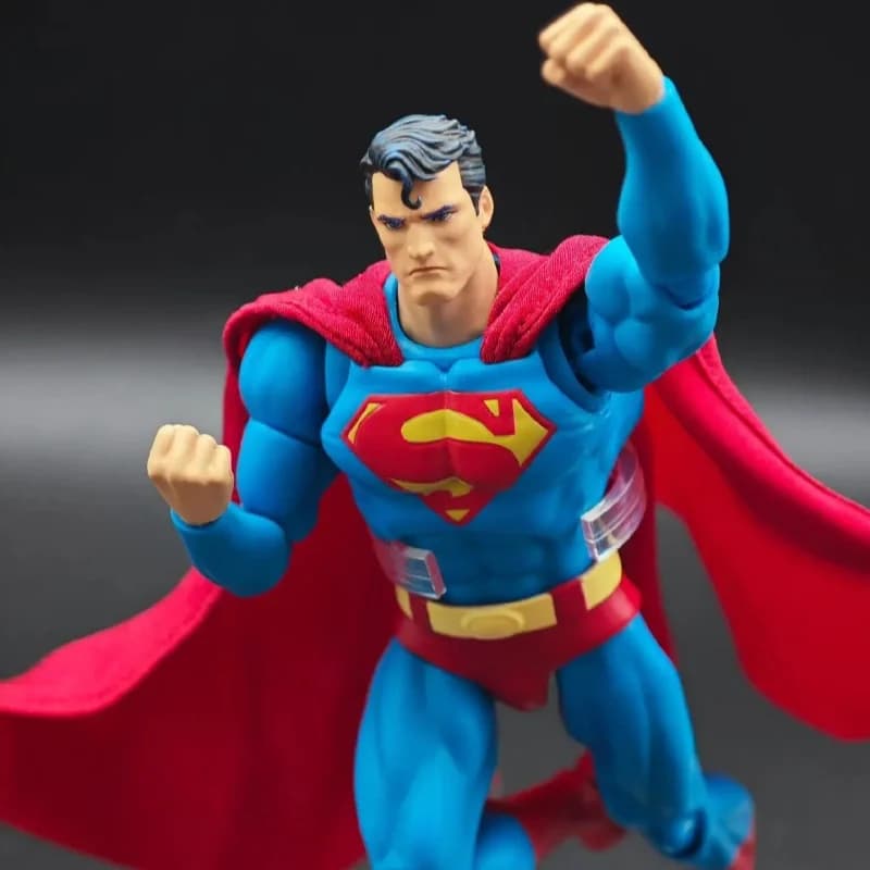 Action Figure Superman 16CM MAFEX 117, Statuetta Anime Superman Hush Batman, Modellino Collezionabile in PVC CT Toys, Regalo