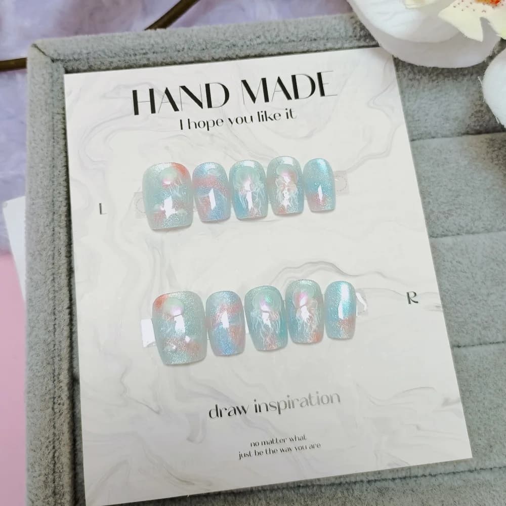 Nuovi Adesivi per Unghie Minimalisti Sfumati 2026 con un Look di Alta Gamma, Nail Art Occhio di Gatto Fatti a Mano