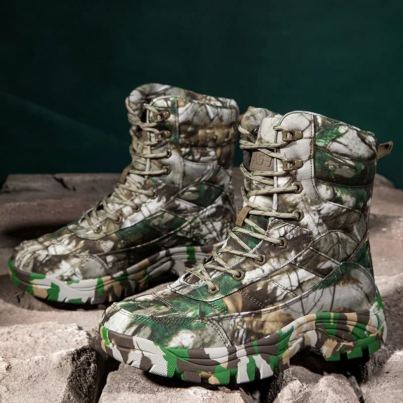 Nuovi stivali mimetici da allenamento all'aperto Stivali tattici da uomo Scarpe alte da lavoro nel deserto Scarpe da sicurezza Stivali da trekking da combattimento mimetici