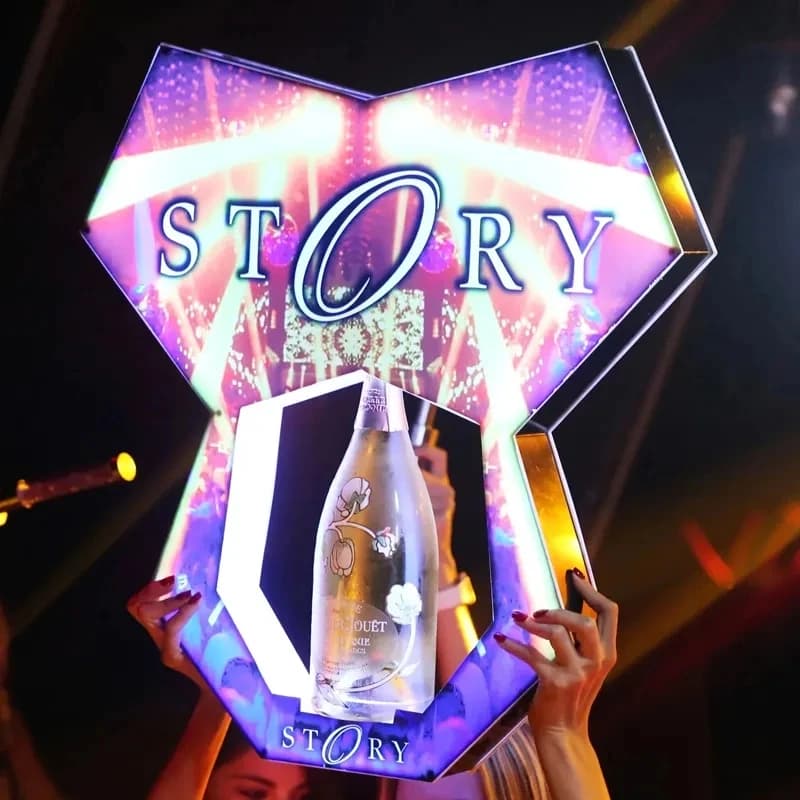 Logo personalizzato LED VIP Nexus Bottle Presenter vita notturna Neon Sign Wine Glorifier Display per eventi Party Lounge Bar NightClub