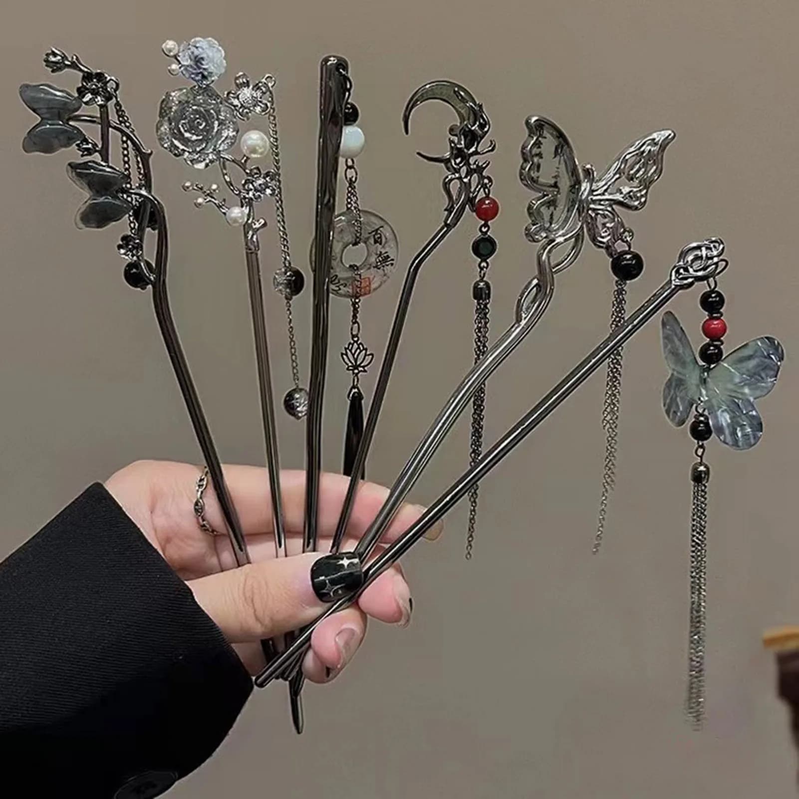 Fermaglio per capelli in stile Neo Cinese, vintage, con fiore, farfalla, perla e nappa, accessorio per capelli di lusso leggero, gioiello per acconciature.