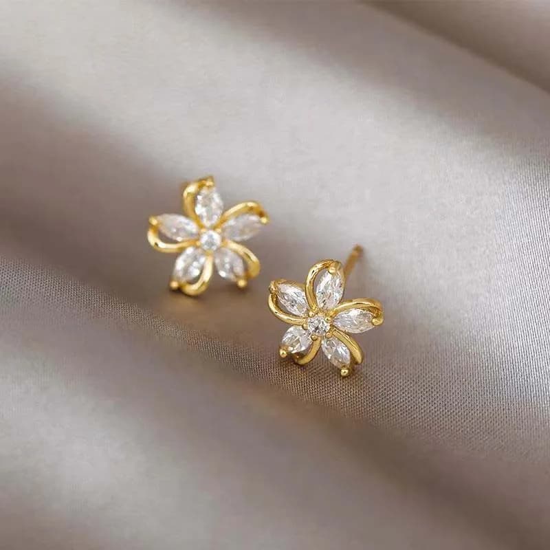 Orecchini a Perno con Fiore Dorato alla Moda per Donne, Eleganti Orecchini con Zirconi Brillanti a Forma di Petalo, Gioielli Estetici da Regalo