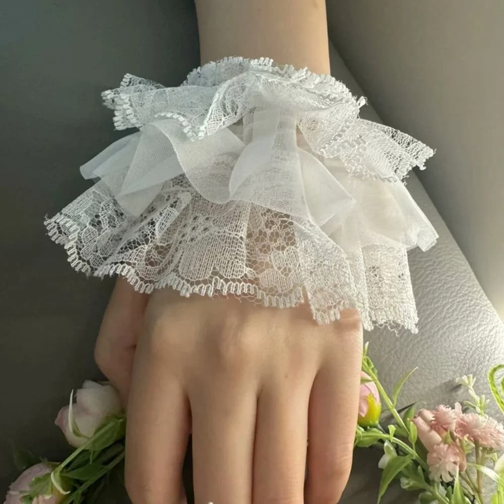 Tendenza 2026 Guanti da Sposa Senza Dita con Maniche Finte in Pizzo a Strati, Decorazione a Volant, Polsini per Damigelle, Cosplay e Braccialetti