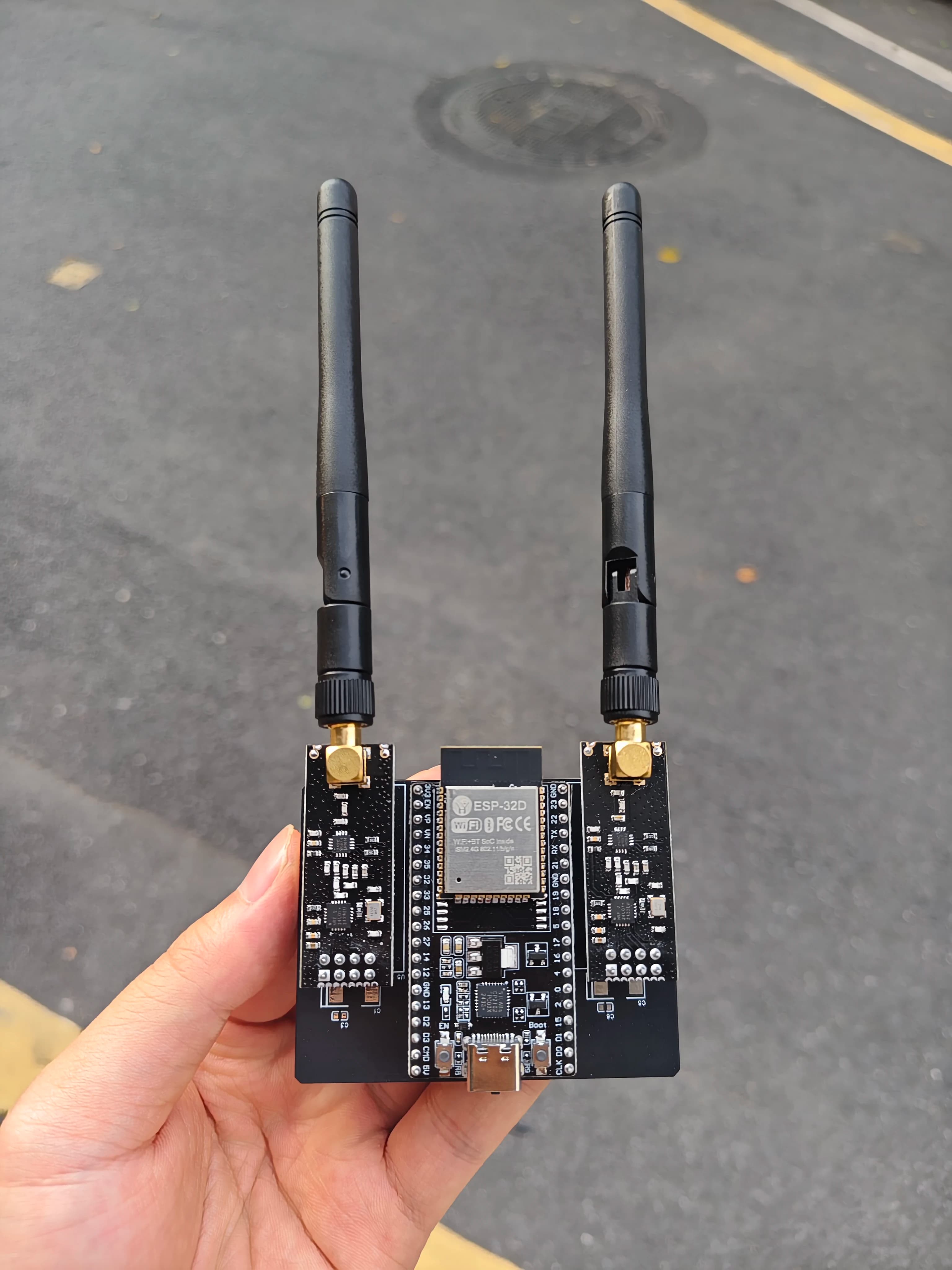 ESP32 + NRF24L01 PA LNA 2.4GHz Module for Flipper Zero,Upgraded Antenna Bluetooth Wi-Fi Dual Mode Communication Protocol Dev