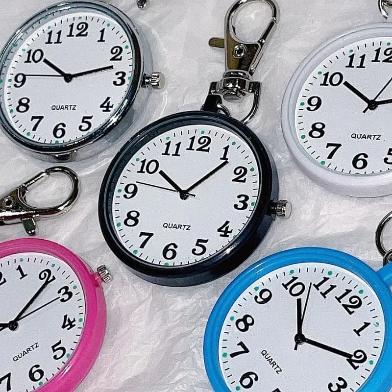 Nuovo piccolo orologio da tasca al quarzo carino con portachiavi orologio al quarzo da donna per infermieri medici studenti orologi minimalisti regalo per bambini