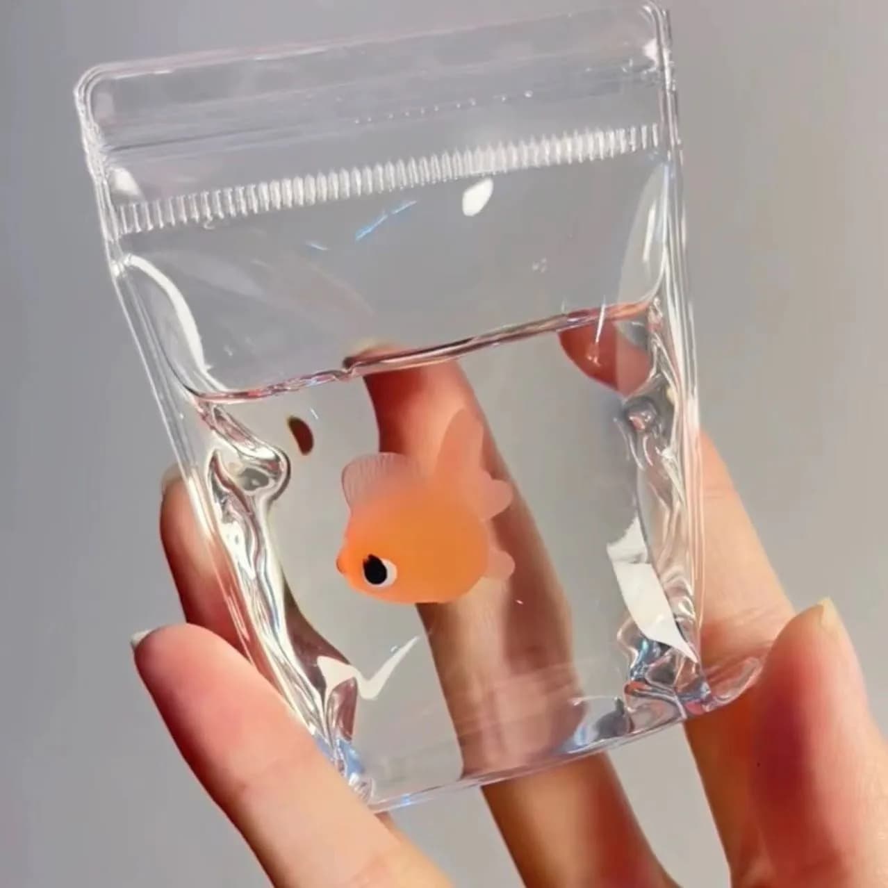 1PC Clear Goldfish Slow-Rebound Silicone Squishy Toy, Soft Anti-Burst Durable BPA-Free Odorless Non-Sticky Easy-Clean Portable Lightweight Comfort-Grip Tear-Resistant Stretchable Calming Fidget Sensory Mud-Feel Stress Relief Play