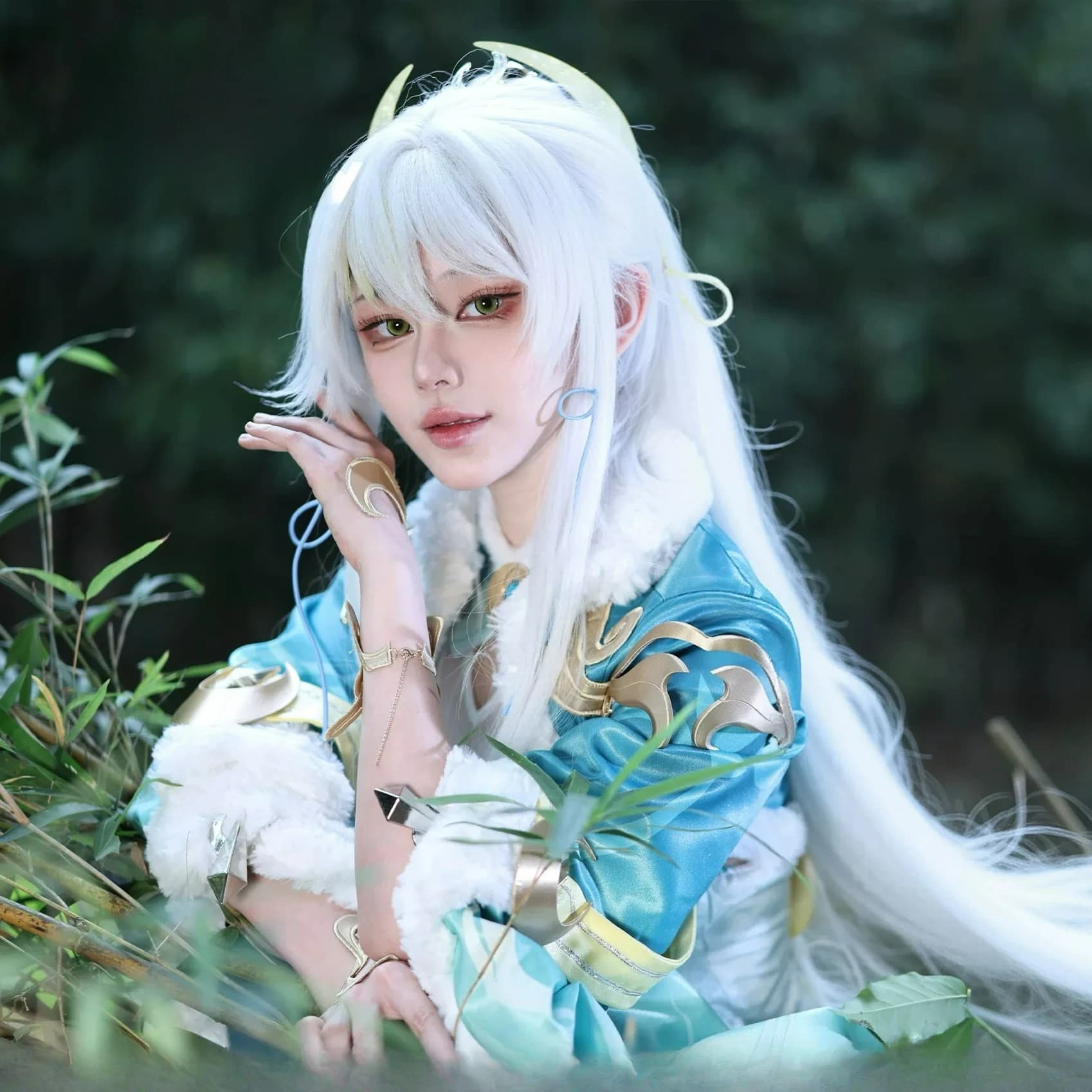 Costume cosplay Genshin Impact con immortale cavallo bianco e uniforme di Zi Bai per Halloween, carnevale e giochi di ruolo