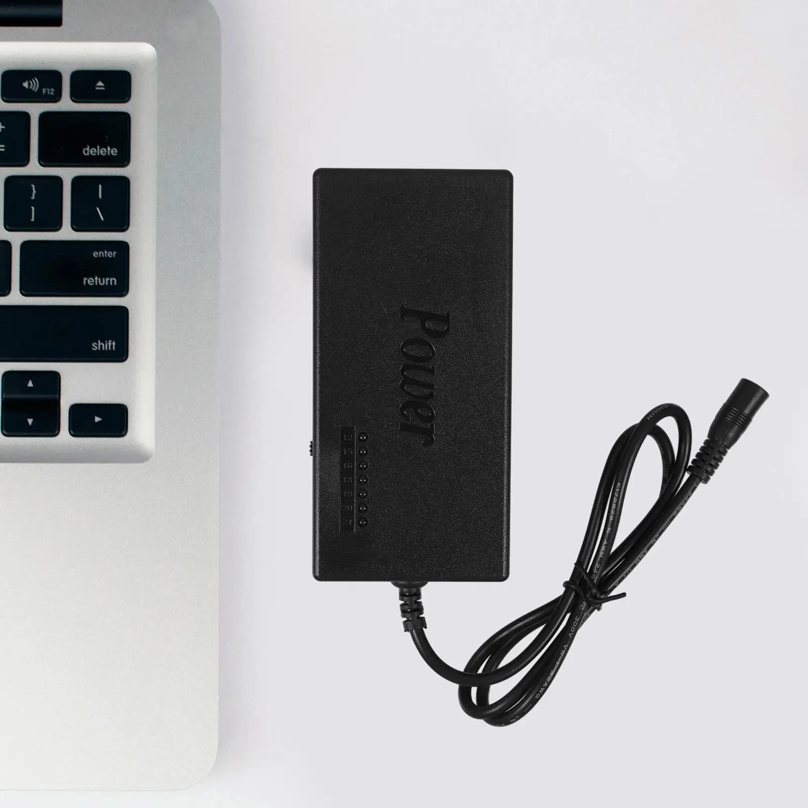 1 set di alimentatori per laptop, 12 V-24 V, testa del connettore in PVC resistente alle alte temperature, portatile, per casa, auto, ufficio, notebook