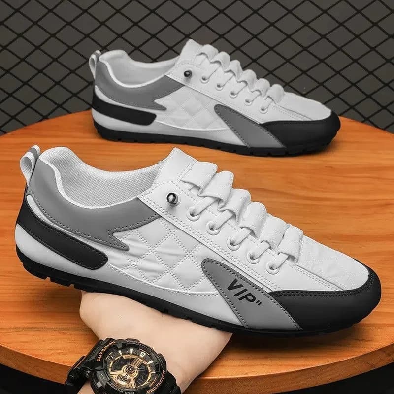 Fashionable sports shoes lightweight and breathable in men's net for teenagers casual running shoes men's fashion sneakers men's