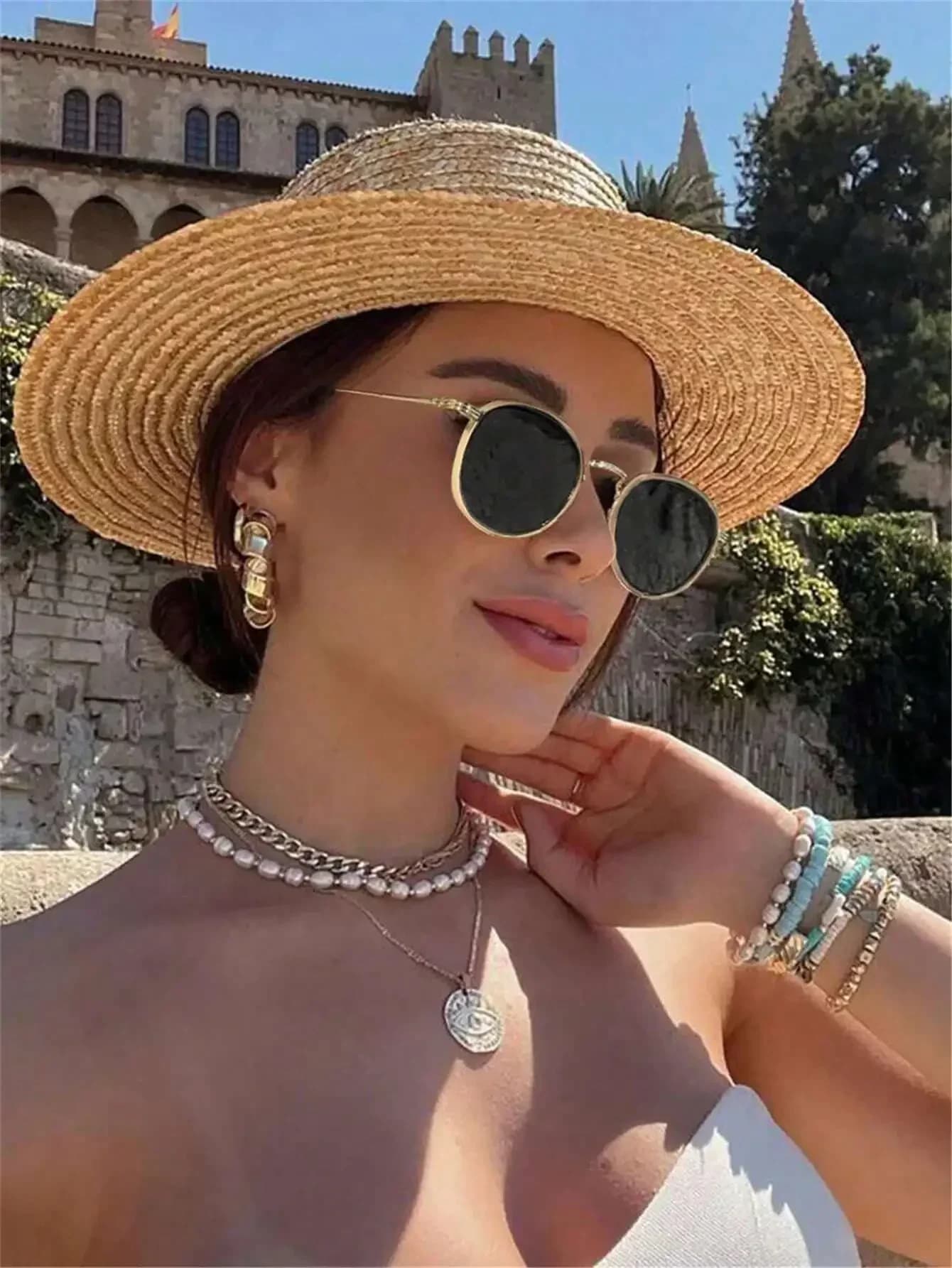 1 paio di occhiali da donna con montatura rotonda in metallo, occhiali alla moda vintage versatili, adatti per le uscite quotidiane e per l'uso quotidiano.