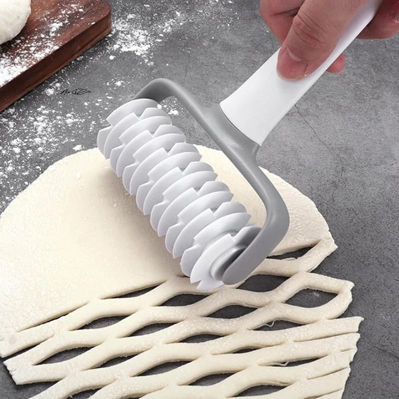 1Pc Smooth Turning Pasta Roller Cutter Cookie Cake Net Gadget da cucina per ristorante Strumento di cottura per pizza