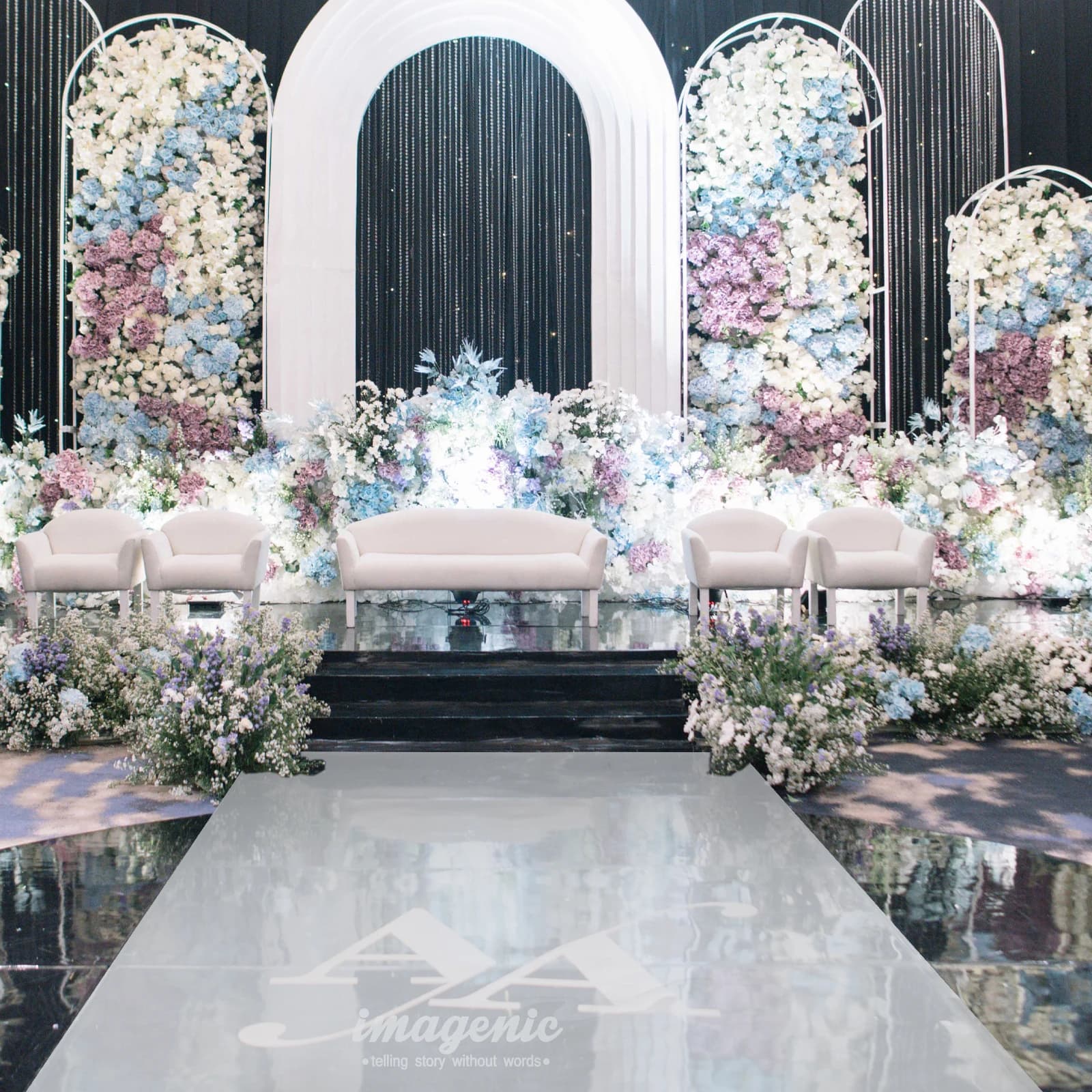 Decorative aisle runner with silver double-sided mirror 3,3 × 33 feet for graduation of wedding ceremony for interior and exterior
