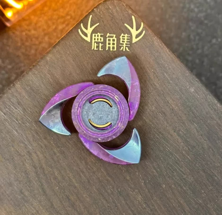 Giocattolo di decompressione fidget spinner in titanio con cristallo di ghiaccio EDC NB Little Shark usato