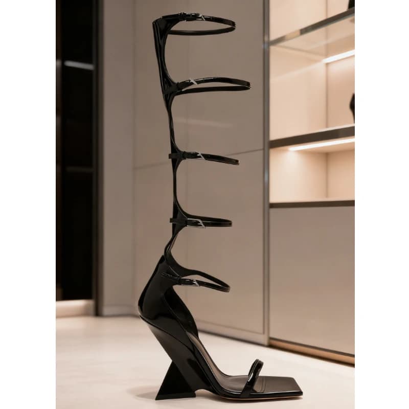 Sandali gladiatore con zeppa con fibbie multiple nere Donna Estate 2026 Punta quadrata Punta aperta Cerniera posteriore Scarpe col tacco alto per le donne