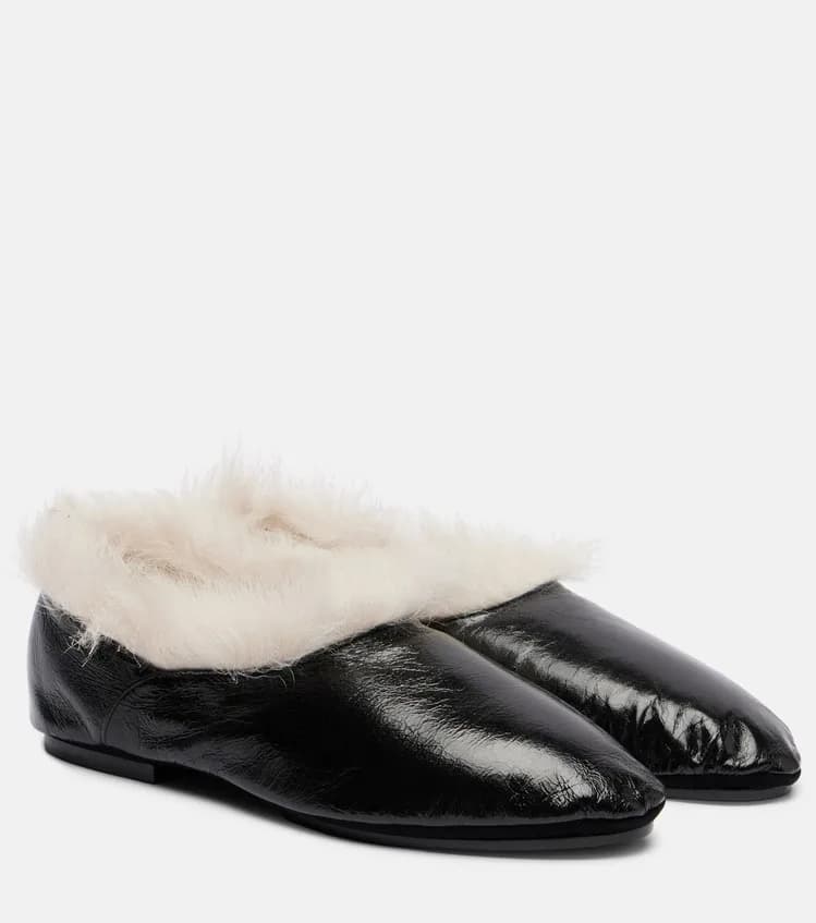 Autumn and Winter New Women's Hairy Flat Shoes Black Fashion Women's 34-46 Large Casual Oil Leather Flat Shoes
