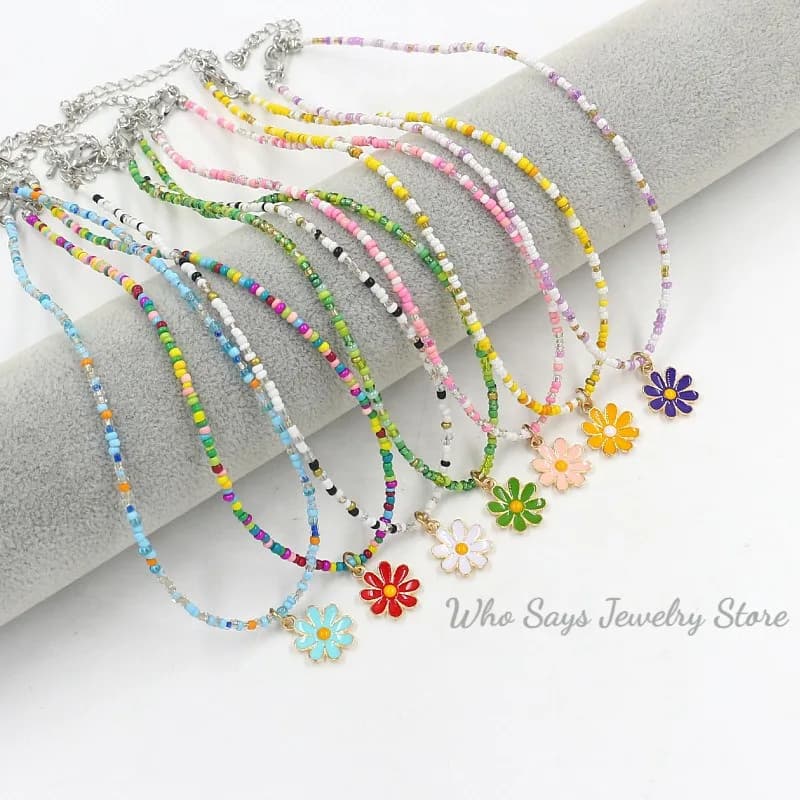 Nuova Collana Girocollo con Ciondolo a Fiore, Carina e Adorabile, Rossa Blu Gialla, alla Moda per Donna e Ragazza, con Perline Colorate, Gioielli Fatti a Mano
