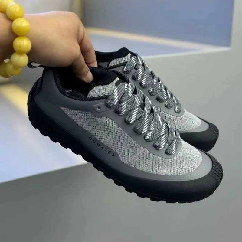 Solid Tone Anti Slip Men Low Top Sneakers Sweat Absorb Knit Lining Light Shock Absorb Outdoor Footwear