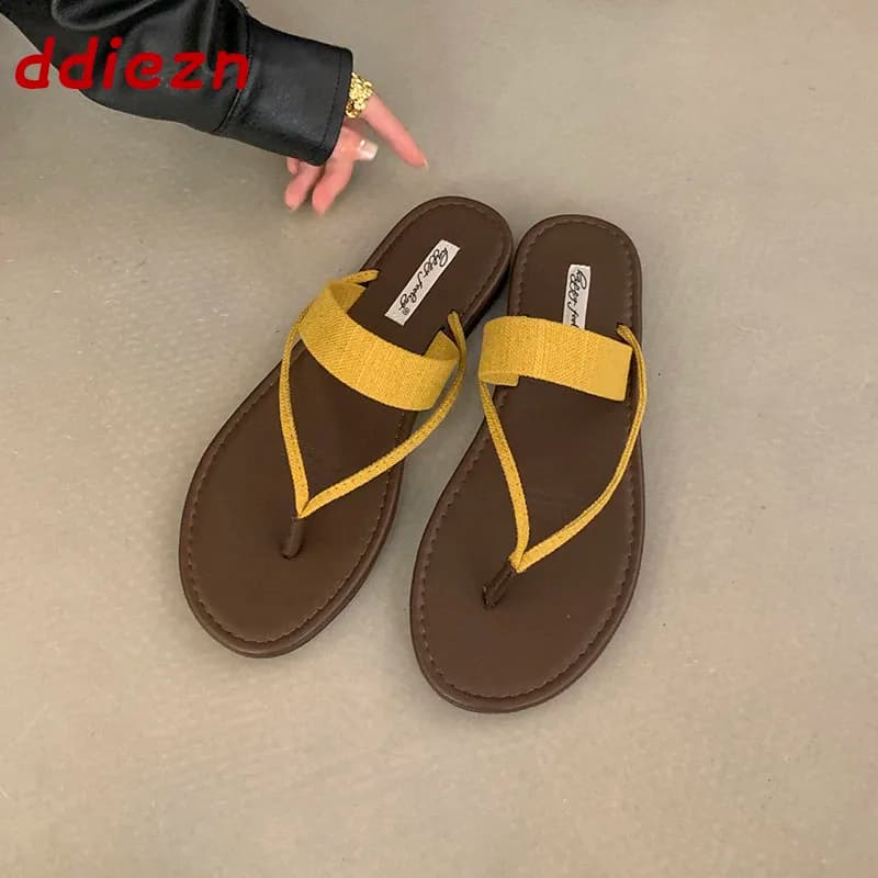 Nuove Ciabatte Infradito da Spiaggia Estive 2026 da Donna, Sandali Bassi Casual alla Moda, Ciabatte e Scarpe da Donna