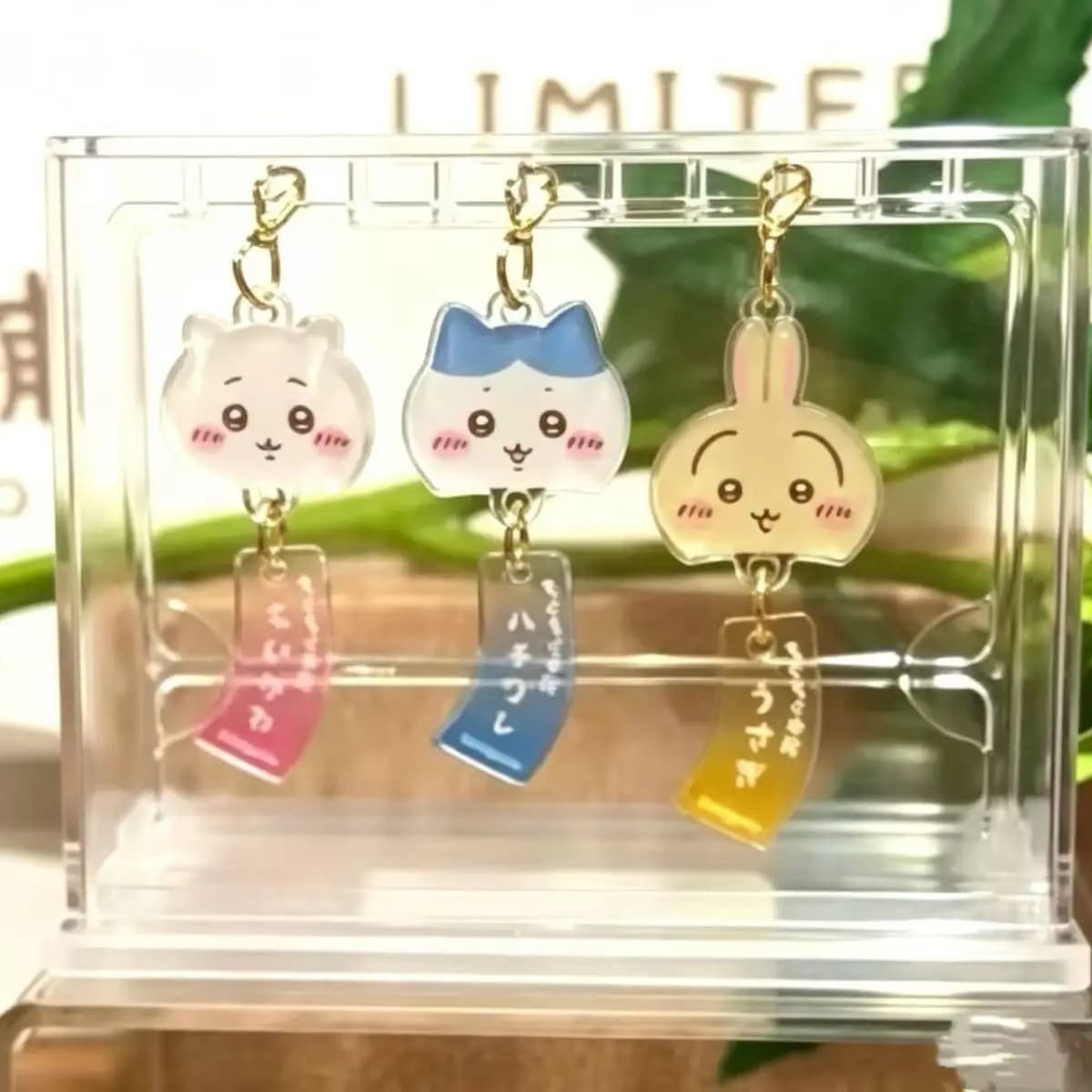 Chiikawa Acrylic Wind Chime Pendant, Phone Chain Keychain, Cute Hachiware Momonga Ornament for School Bag Decor Gift