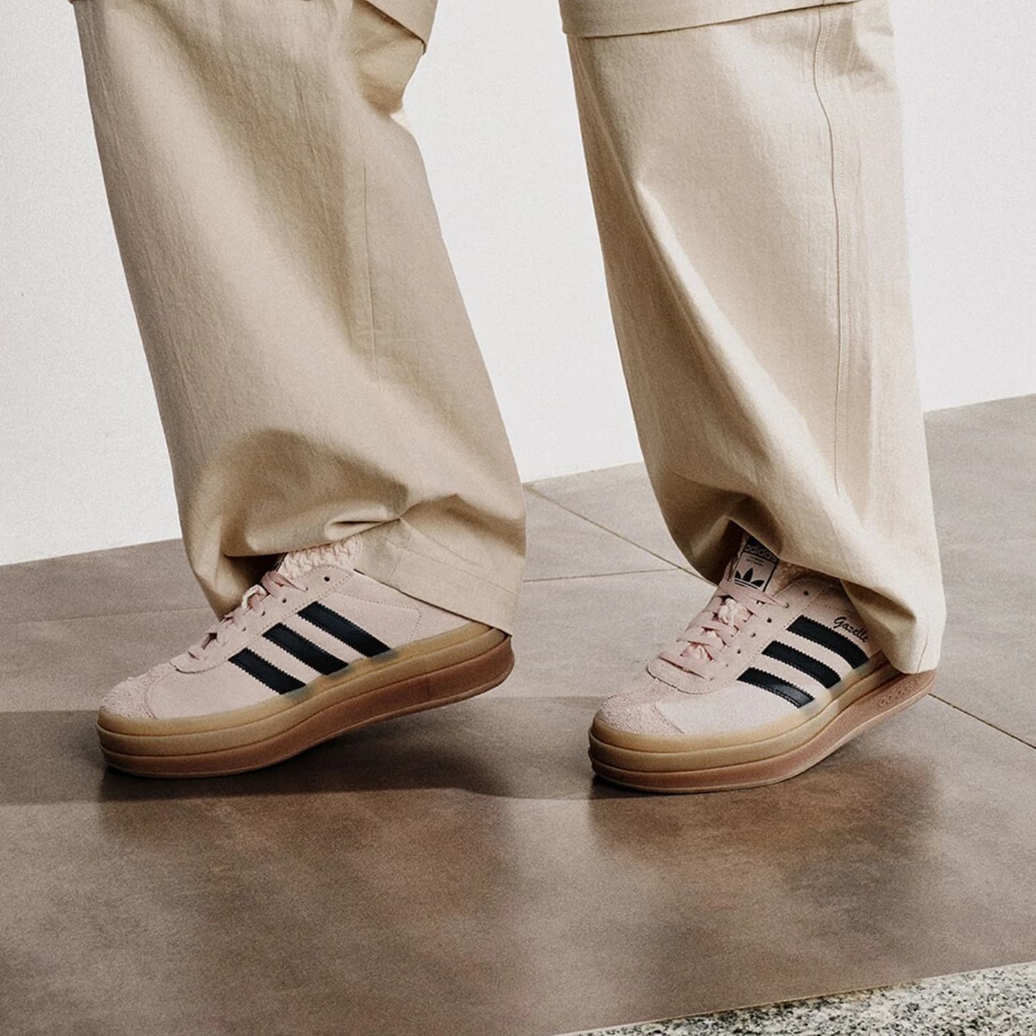 Scarpe da ginnastica sportive classiche con suola spessa da donna Adidas Originals IE0429