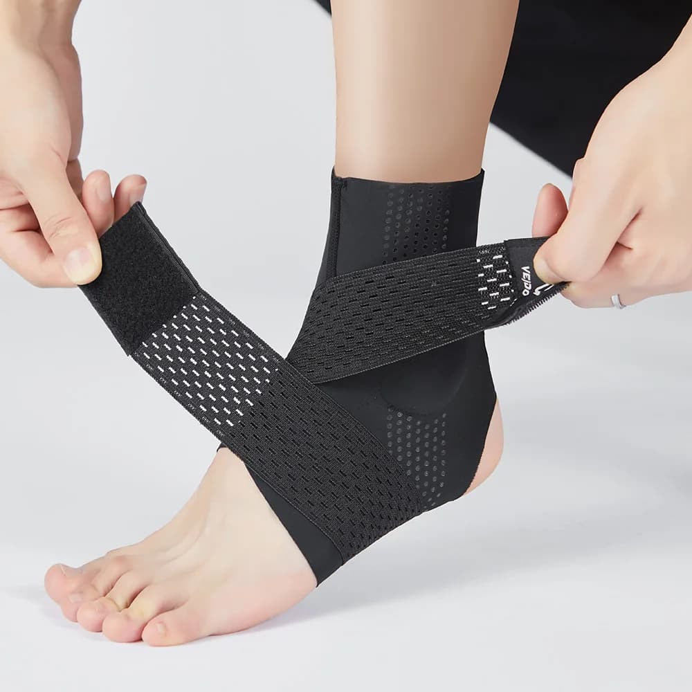 Veidoorn Tutore di supporto per caviglia regolabile premium con cuscinetto in silicone Punto di massaggio Sport Fitness Tutore per caviglia Protezione del piede