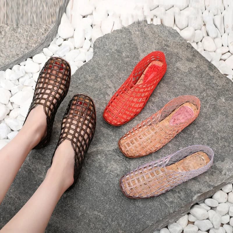 Nuove scarpe con suola piatta e design in rete traspirante, sandali coreani traforati a punta chiusa