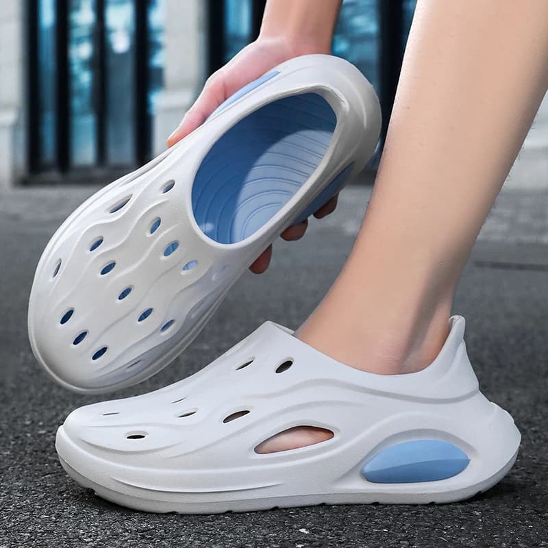 Nuovi Zoccoli Estivi da Uomo 2026 in EVA, Leggeri, Antiscivolo, per Esterni, Scarpe da Spiaggia, Sandali Chiusi per la Guida
