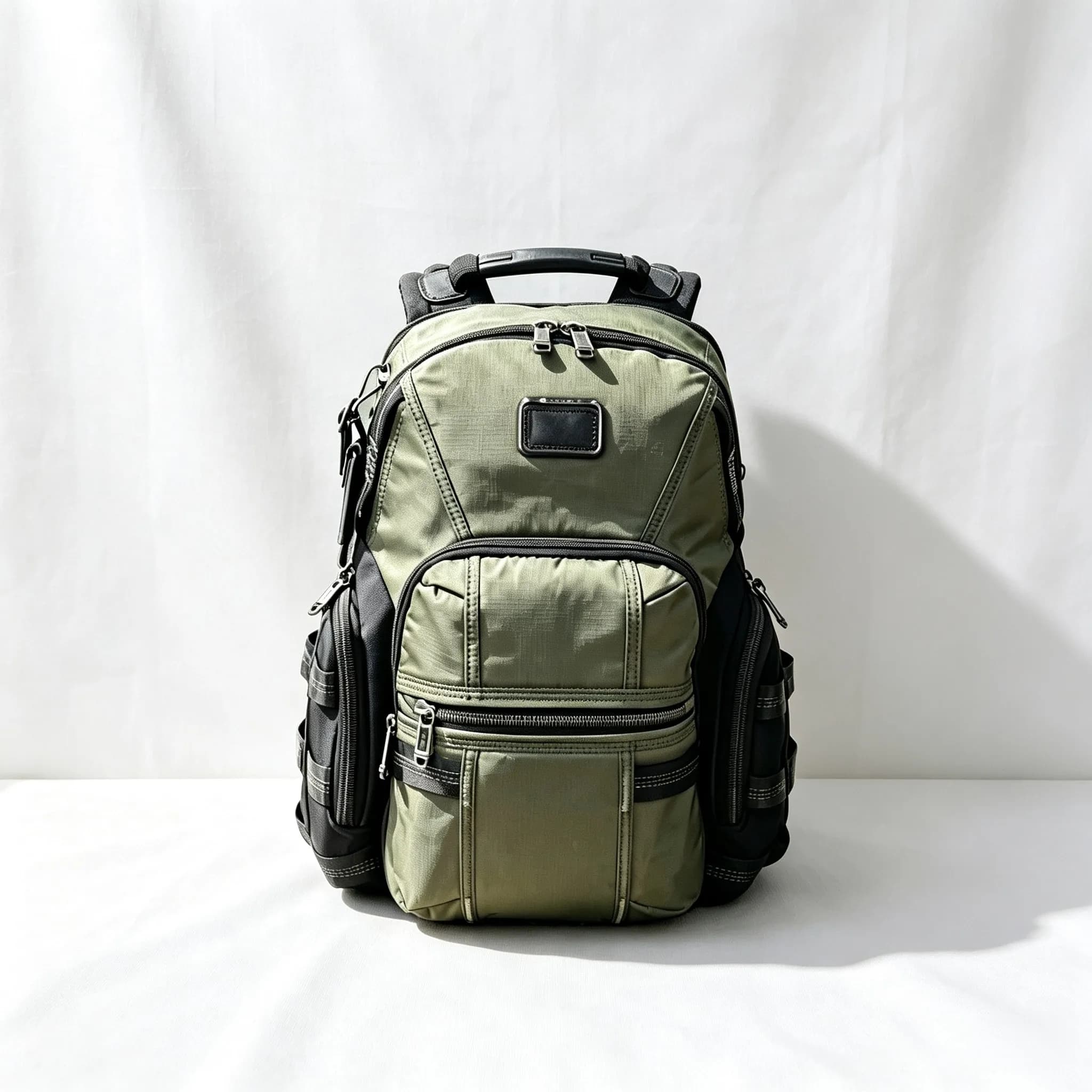 Business Travel Casual Nylon Backpack for Men, Spacious Large‑Capacity Daily Carry Rucksack