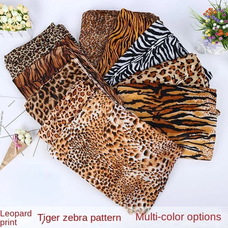 Tessuto leopardato tigre zebrato stampato in velluto dorato Savage Hunter Abbigliamento Copridivano Decorazione scenica Sfondo Bambola Panno da cucito