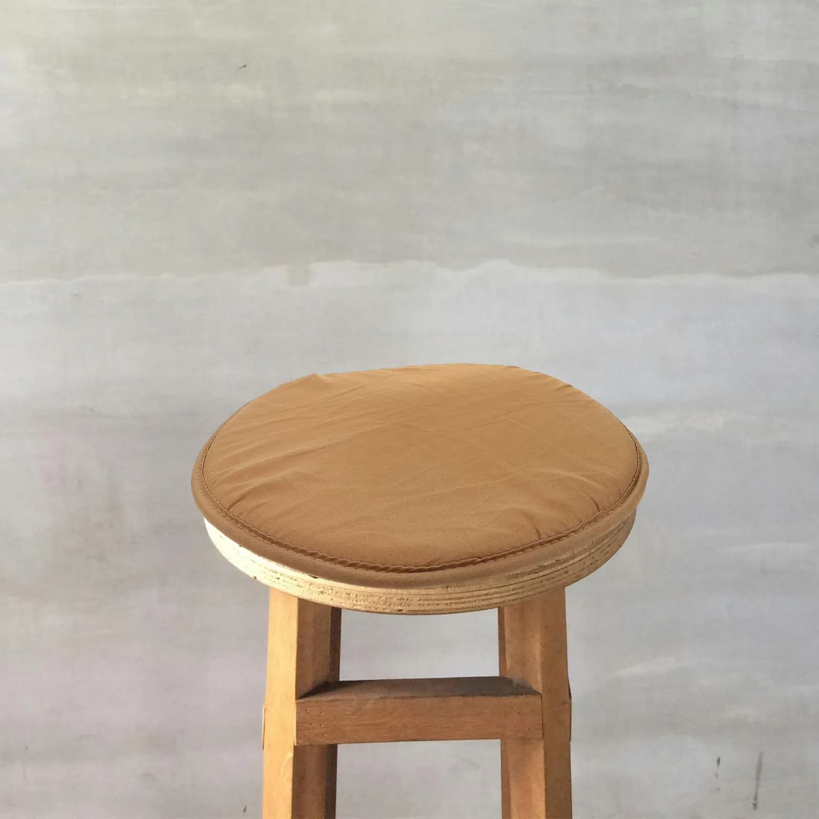 1Pcs Round Shape Seat Cushion Light Brown Diameter 38Cm Thickened Sponge Seat Pad for Chair Home Office Restaurant Dining