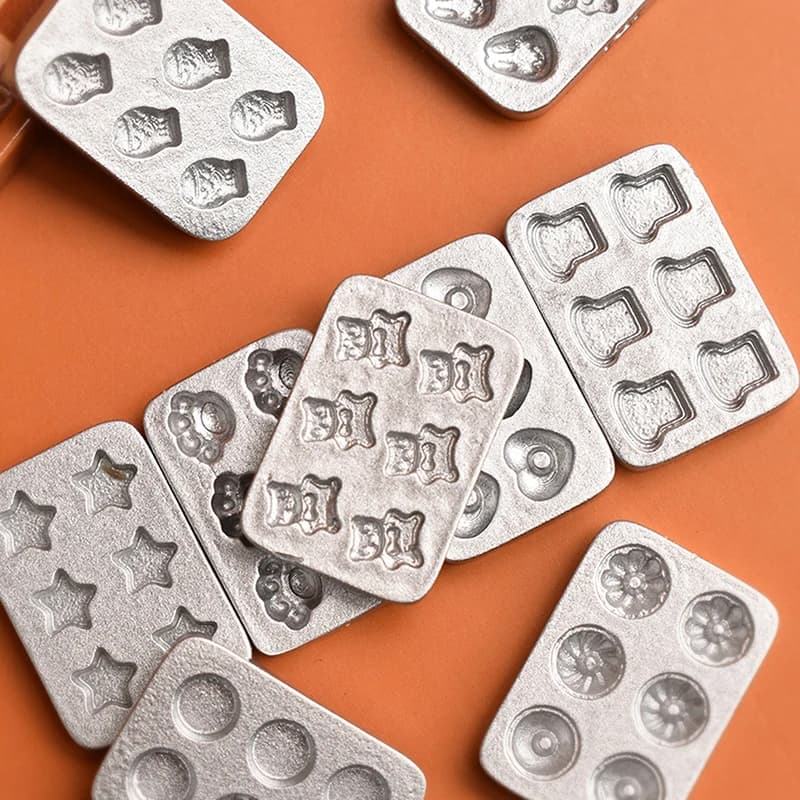 🛒10pcs Doll House Miniature Mini Cake Baking Mold Kitchen Scene Mini Plate Gingerbread Man Heart Baking Tray Model Decoration