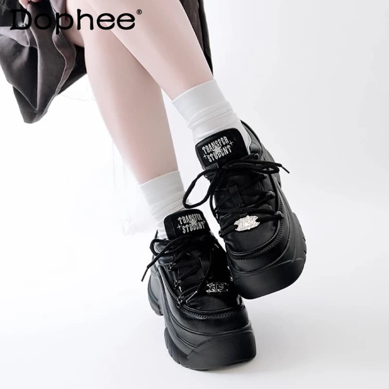 Sottocultura originale Scarpe con la suola spessa Autunno Nuovo 2025 Ragazze Dolce Fresco Moda Versatile Scarpe da ginnastica Studente JK Scarpe con plateau