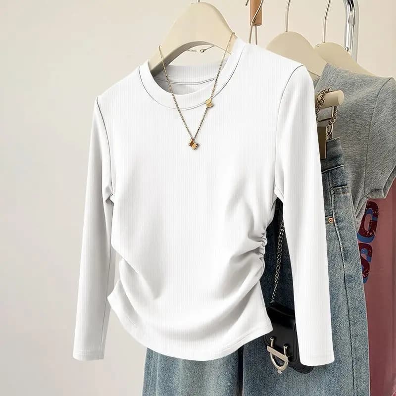 Women's spring/autunnale t-shirt in knit, soft, solid color, crew neck, long sleeves, fashionable, modelling, to wear under.