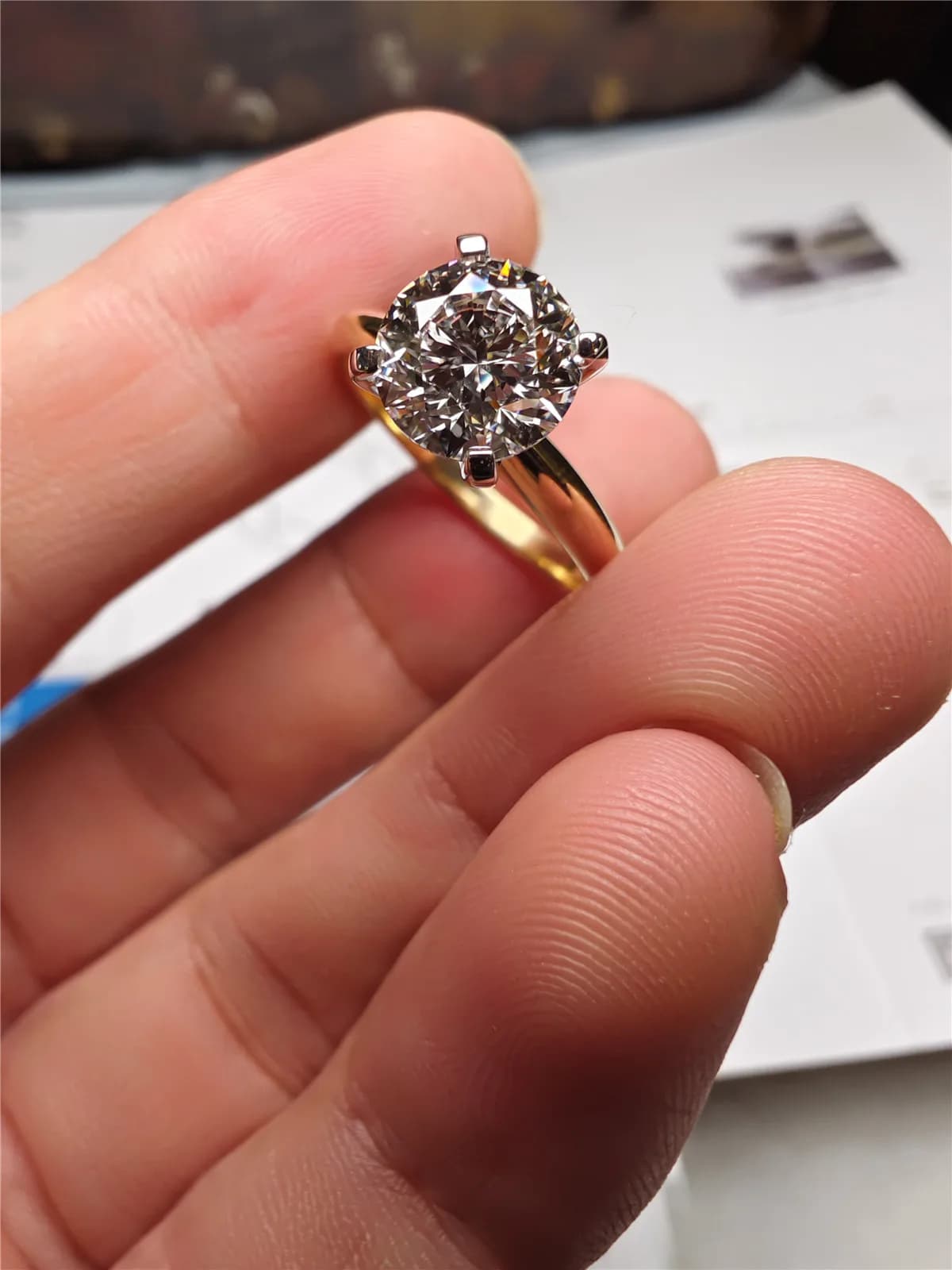 Anello di fidanzamento da donna bicolore rotondo a 4 punte con diamante coltivato da laboratorio in oro massiccio 18 carati, gioielli personalizzati avanzati, ORO 10 carati