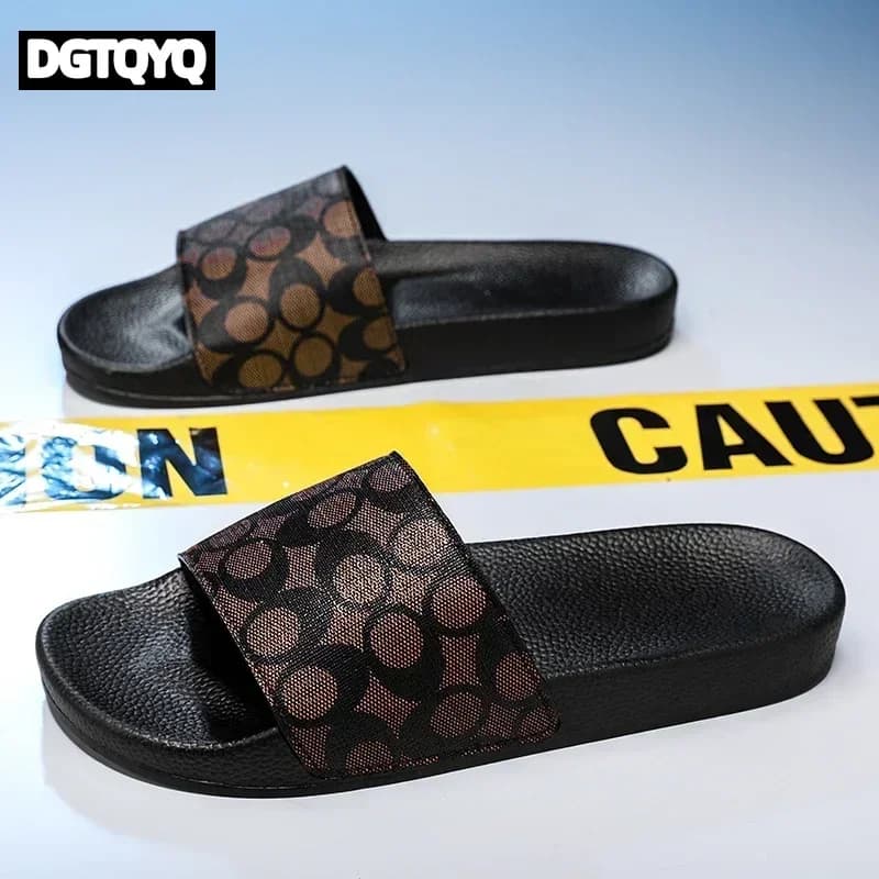 Outdoor Sandals Clogs Beach Slippers Summer Men Fashion Slippers Indoor Home Slides Bathroom Shoes Comfortable Soft Flip Flops