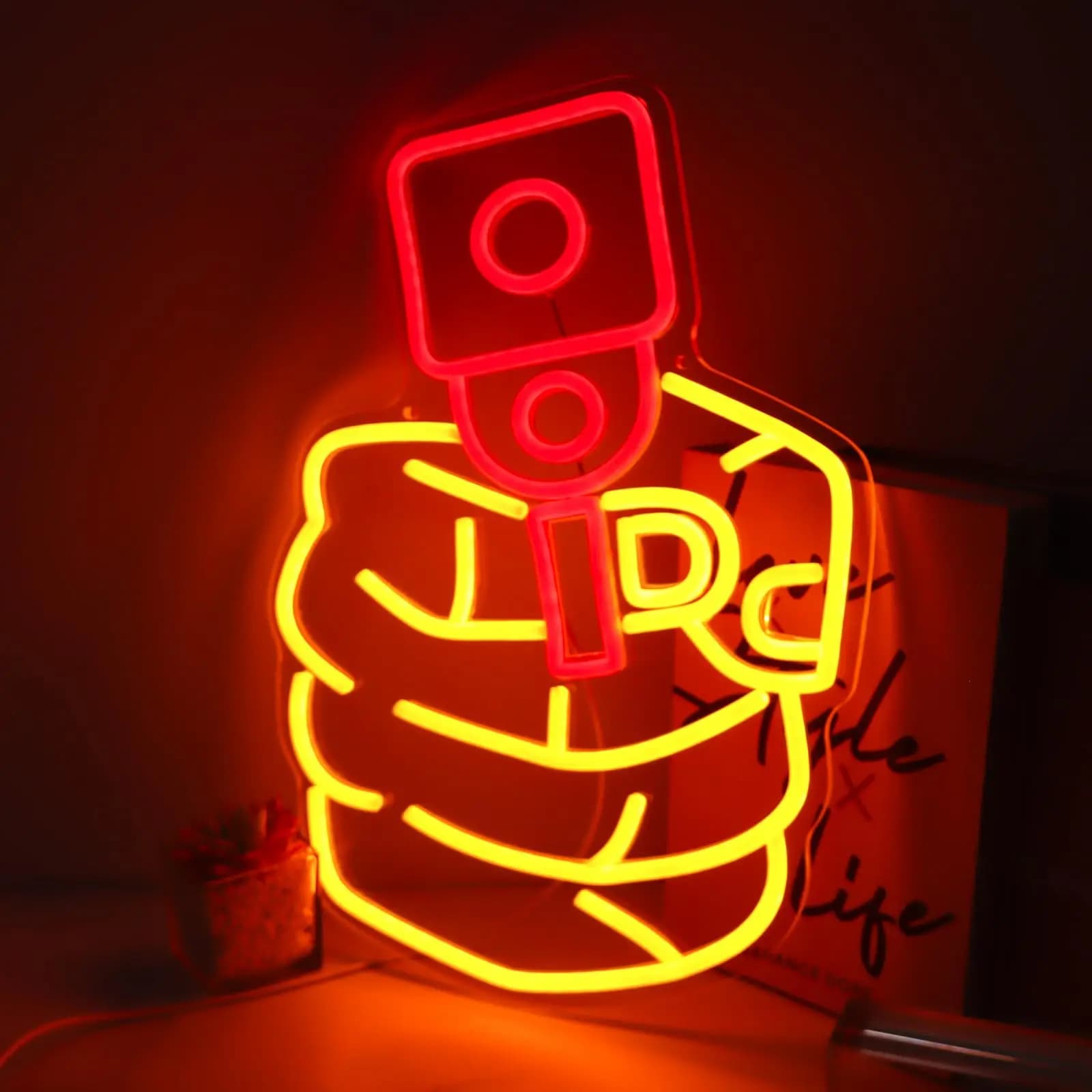 Insegna al neon con pistola a pistola con luce LED gialla rossa dimmerabile per appendere decorazioni da parete uomo grotta camera da letto bar ufficio regalo per ragazzi