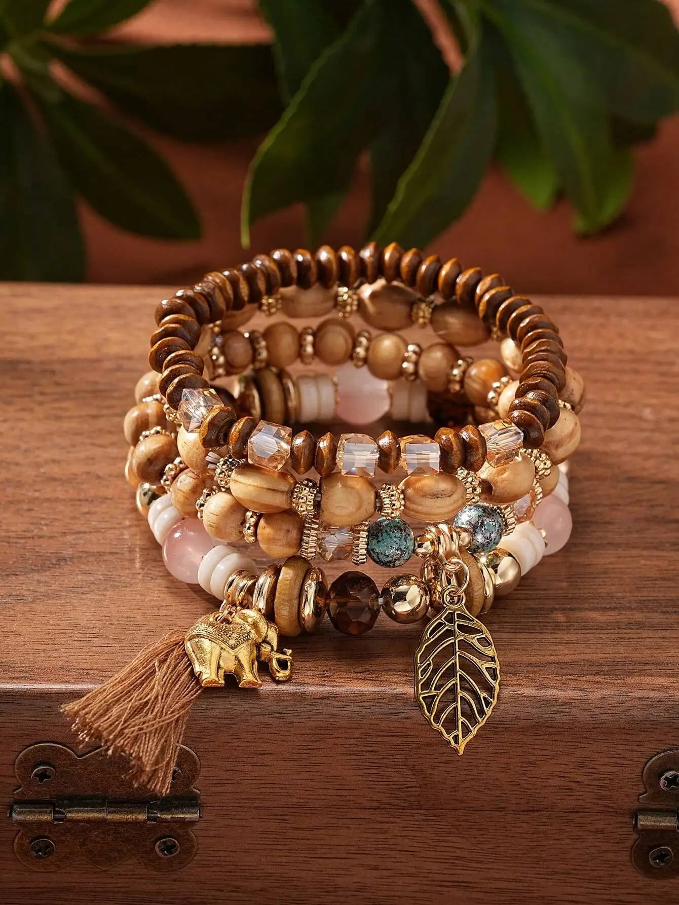 Set di braccialetti avvolgenti con perline e ciondoli a forma di foglia e elefante in stile boho per adulti