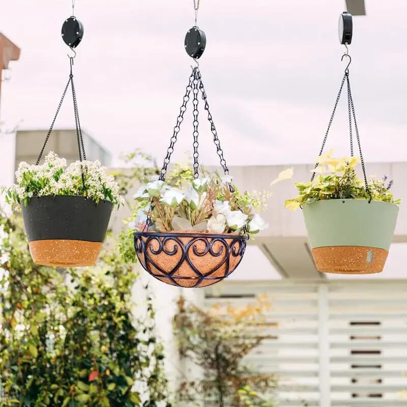 Porta piante in filo rotondo da 10 pollici Cestino sospeso in metallo Fodera in cocco Piante da giardino Vaso da fiori per la decorazione del balcone di casa
