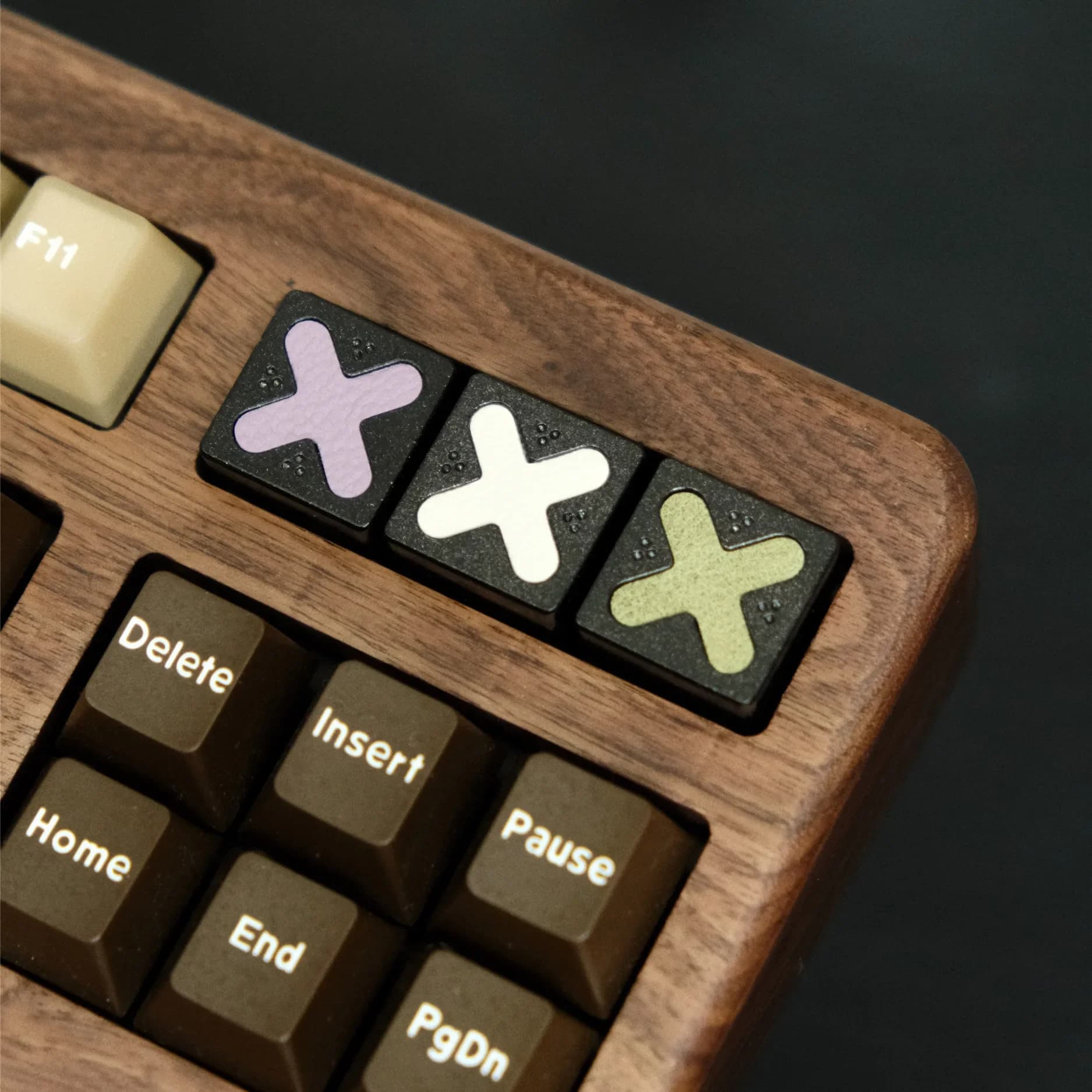 Custom Leather Play Square Covers, Directional Keys, Mechanical Keyboard Covers in Fake Metal, Creative Single Covers