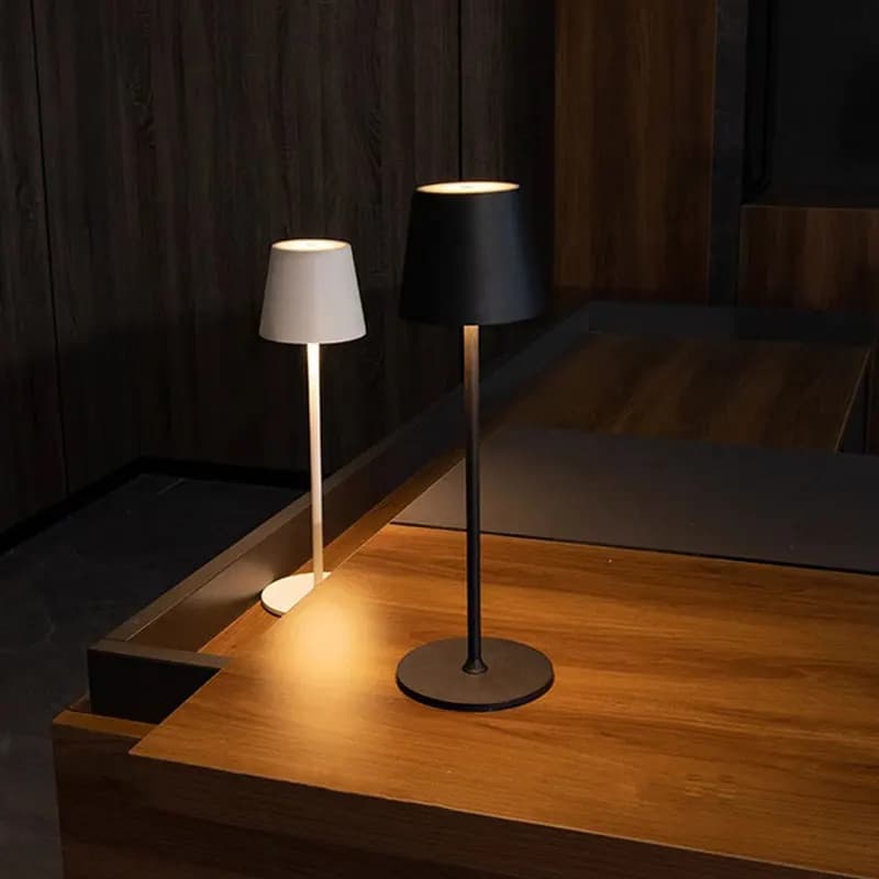 Lampada da tavolo decorativa ricaricabile USB con temperatura a tre colori retrò Lampada da tavolo decorativa ricaricabile per bar ristorante camera da letto soggiorno R