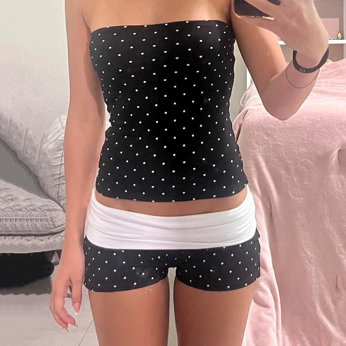 Completo Sportivo Casual da Donna con Top a Pois Senza Spalline e Shorts Aderenti - Collezione Estiva del Produttore Cinese