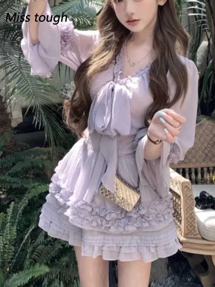 Abito in chiffon stile ragazza francese Camicia da donna con fiocco in pizzo Minigonna con volant Elegante set sottile estivo in due pezzi morbido look coquette