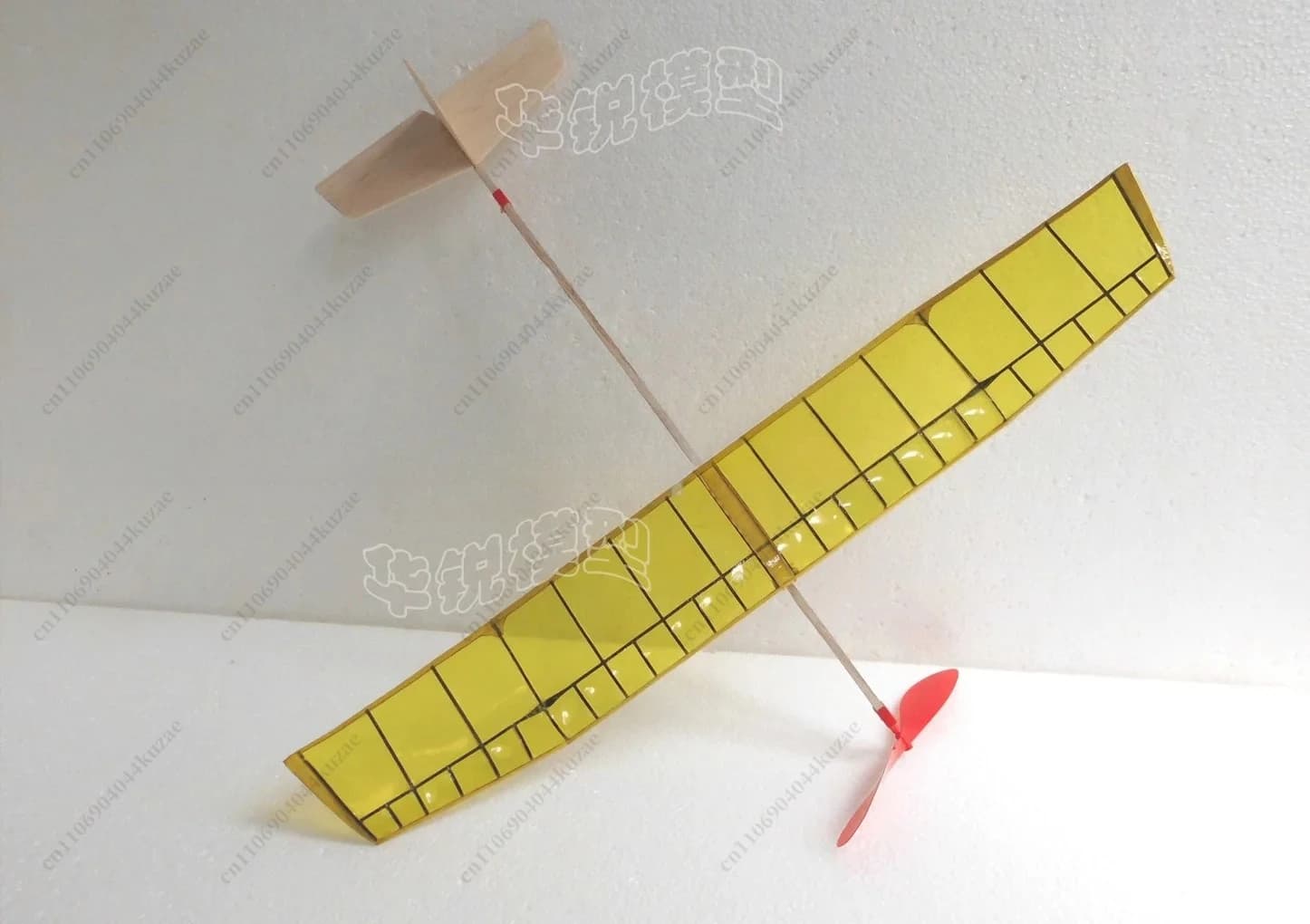 Modello di Aeroplano a Elastico (Kit)/Classe 0 Alimentato da Elastico