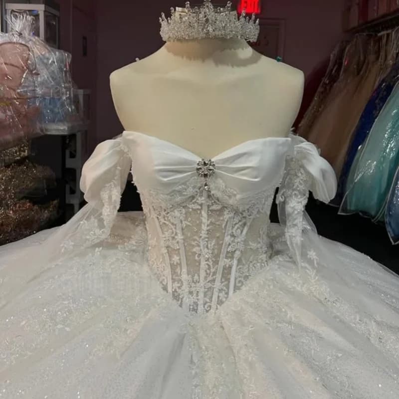Abito Quinceanera con spalla bianca lucida Pizzo fiore 3D glitter Tull decalcomania abiti da 15 Quinceanera Personalizzato